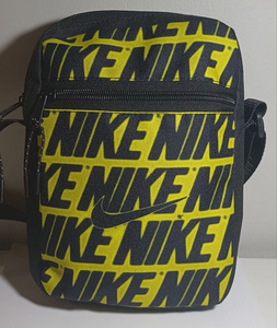 Сумка через плечо Nike».