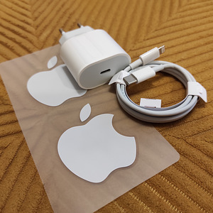 Новое быстрое зарядное устройство Apple iPhone мощностью 20