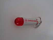 Võtmehoidja-taskulamp Dodge