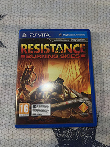 PS Vita Игра Resistance Burning skies + карта памяти 4 гб