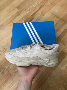 Adidas ozweego, 43 1/3, - 80€ new,box a little bit damaged