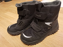 Очень приличные зимние ботинки Superfit s. 35 Gore tex