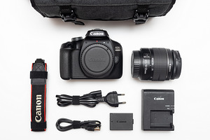Canon EOS 4000D + Canon EF 18-55mm f/3.5-5.6 III kaamera
