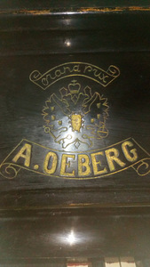 Старинное пианино А.OEBERG