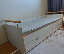 Laste voodi hoiukastidega,valge/ lükandustega beebivoodi
