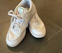 Кроссовки на подростка Reebok, размер 41