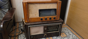 Vana raadio (2 tk, saksa Telefunken 876WK ja ENSV)