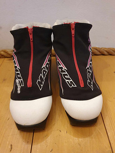 Лыжные ботинки Madshus s 35 (шаг 22,3 см, крепление ННН)