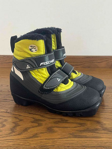 Лыжные ботинки FISCHER размер 32 Лыжные ботинки подходят для типа NNN