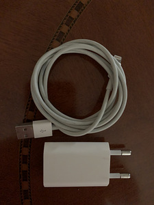 Kaabel ja adapter Apple'i jaoks