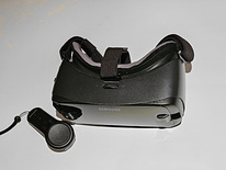 Samsung Gear VR с контроллером