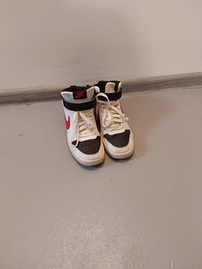 Кроссовки Nike 39 размер