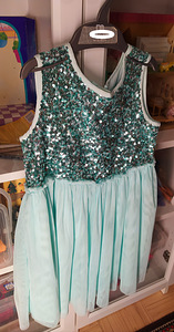 Праздничное платье для девочки s 110-116