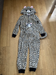 Комбинезон / пижама с леопардом р.128