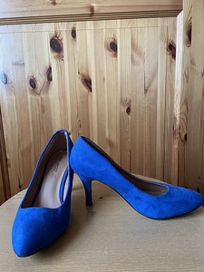 Naiste sinised kingad suuruses 38