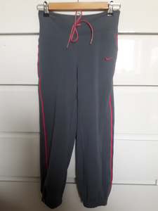 Nike tüdrukute spordipüksid s.128-137cm