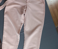 Женские светло-розовые брюки, размер S.