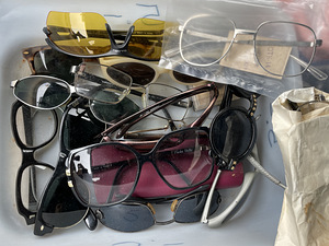 Старые солнцезащитные очки в стиле ретро