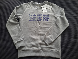 Calvin Klein pusa