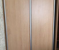 Шкаф с раздвижными дверями