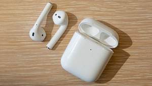 Airpods 2nd generation)