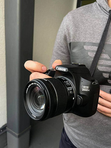 Зеркальная камера Canon eos200d ii + объектив 18-55мм