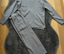 Комплект из свитера и юбки S M