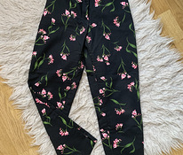 Naiste lillelised viisakad püksid, suurus 36