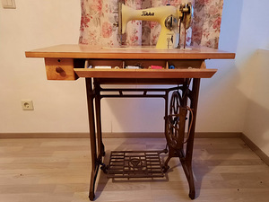 Tikkakoski (Тикка) швейная машина с базой