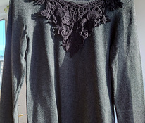 Темно-серый свитер Monton с черным кружевом на размер S