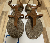 Uued Guessi naiste sandaalid
