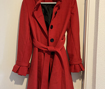 Стильное красное пальто