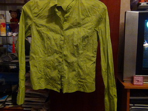 Блузка зелена