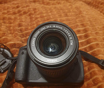 Canon EOS 700D + EF-S 18-55 мм 1: 3,5-5,6