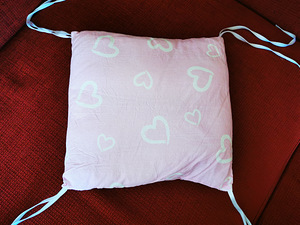Подушки для детской кроватки 6штук (розовые с сердечками)