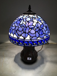 Настольная лампа в стиле Tiffany