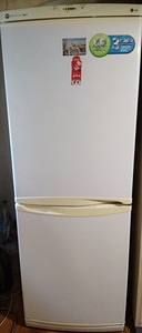 Продається холодильник LG 25000