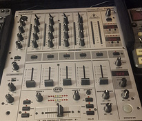 Behringer DJX700 5-channel mixer