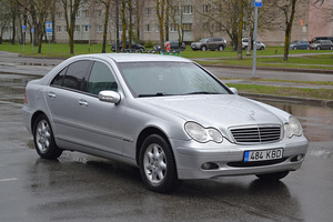 Mercedes-Benz C220, 2003