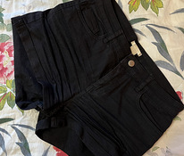 H&M mustad lühikesed püksid