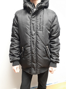 Новая теплая мужская куртка с капюшоном черного цвета, L