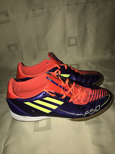 Adidas футбольная обувь