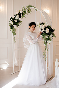 Свадебное платье, размер 36-38 + подъюбник + фата