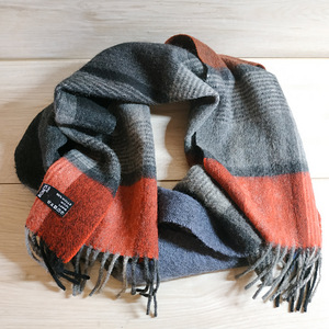 Стильный универсальный базовый шарф от Bonita - 100 % шерсть