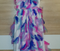 Платье с перьями