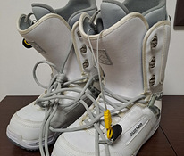 Ботинки для сноуборда фирмы Burton