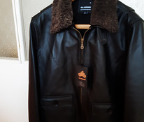Новая черная кожаная куртка