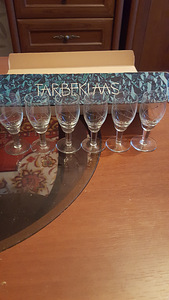 Müün Tarbe klaas viinaklaasid uued pakendis