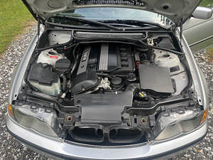 BMW 325i (6 фото из 8)
