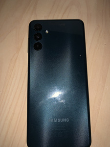 Samsung galaxy A04s (2 foto / 2)